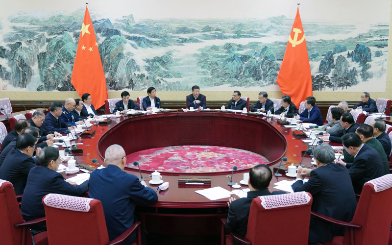 　　12月25日至26日，中共中央政治局召開(kāi)民主生活會(huì)，中共中央總書(shū)記習(xí)近平主持會(huì)議并發(fā)表重要講話(huà)。新華社記者 謝環(huán)馳 攝